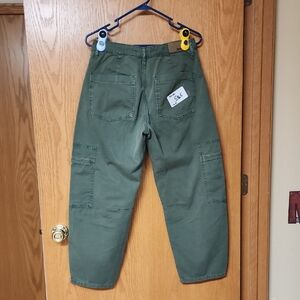 Mavi Vinnie Olive Cargo Pants womens 30x26 number 5365 no tag measurements..
